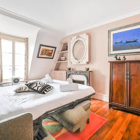 Gorgeous Place Des Victoires - N205 Paris