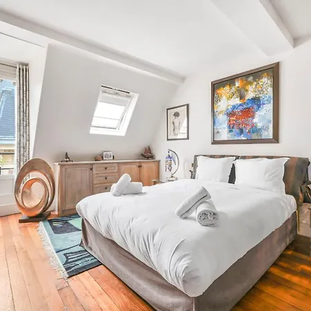 Gorgeous Place Des Victoires - N205 *
